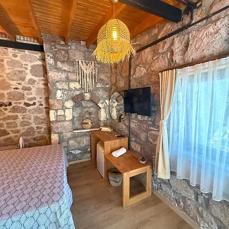 Ayvalık Stone Retreat In Küçükköy *